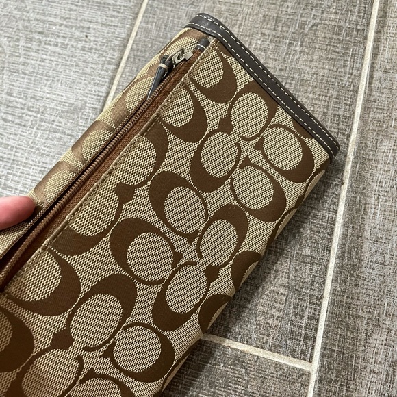 Authentic Coach Wallet - Picture 5 of 5